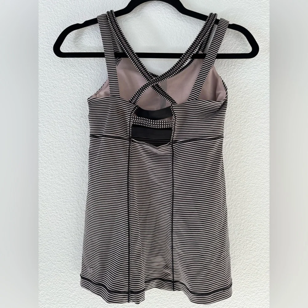 Lululemon double strap tank with built in bra